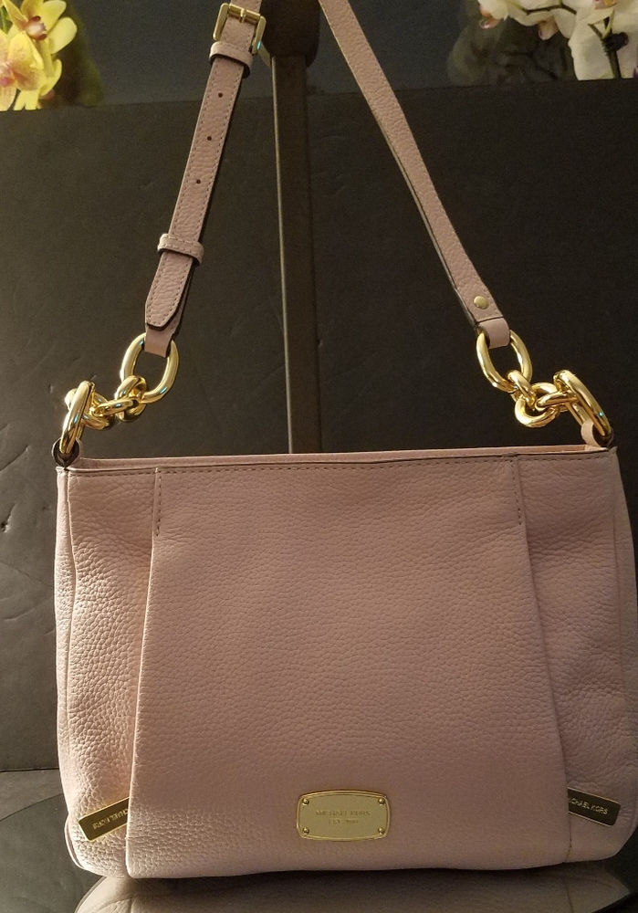 Mk Hallie Messenger Bag